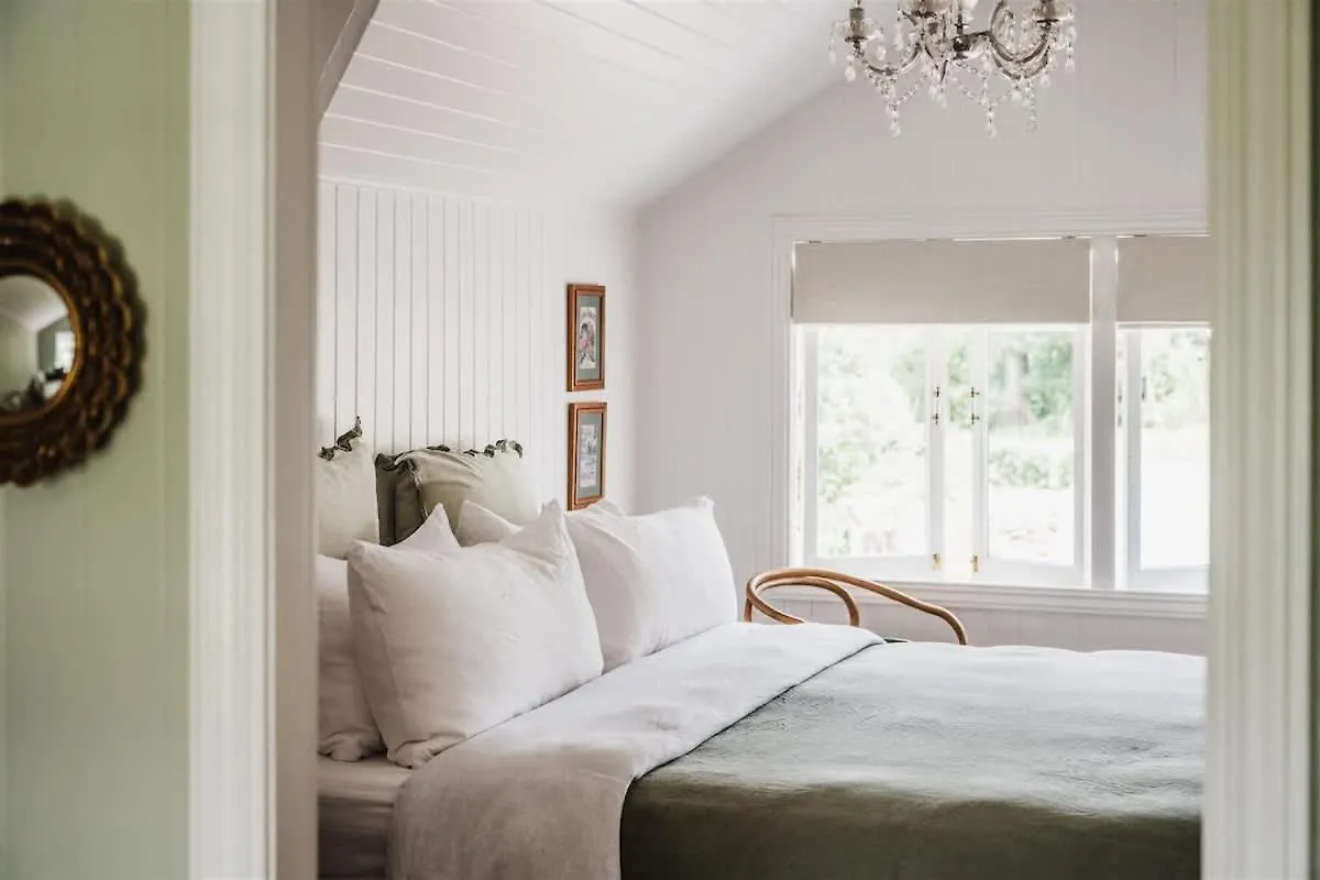 Eastnor House - Relax In Luxury Villa Montville 0*,  Australia
